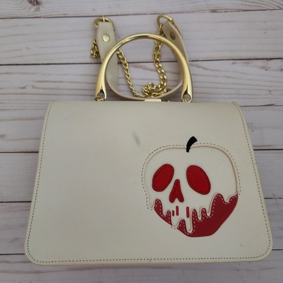 Loungefly Poison Apple Evil Queen Clasp Crossbody Purse - Picture 1 of 5